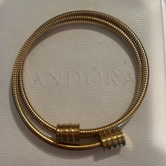 Gold bangle - Picture 2 of 2